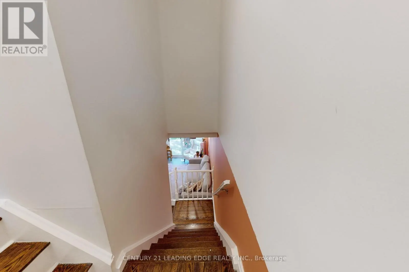 589 FRANCIS ROAD E