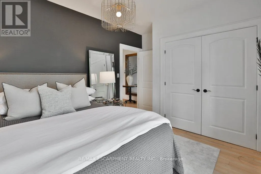 43 MISSISSAUGA ROAD S