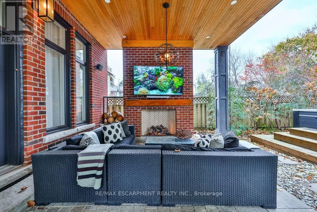 43 MISSISSAUGA ROAD S