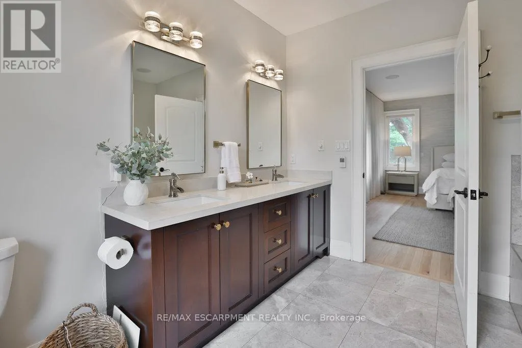 43 MISSISSAUGA ROAD S
