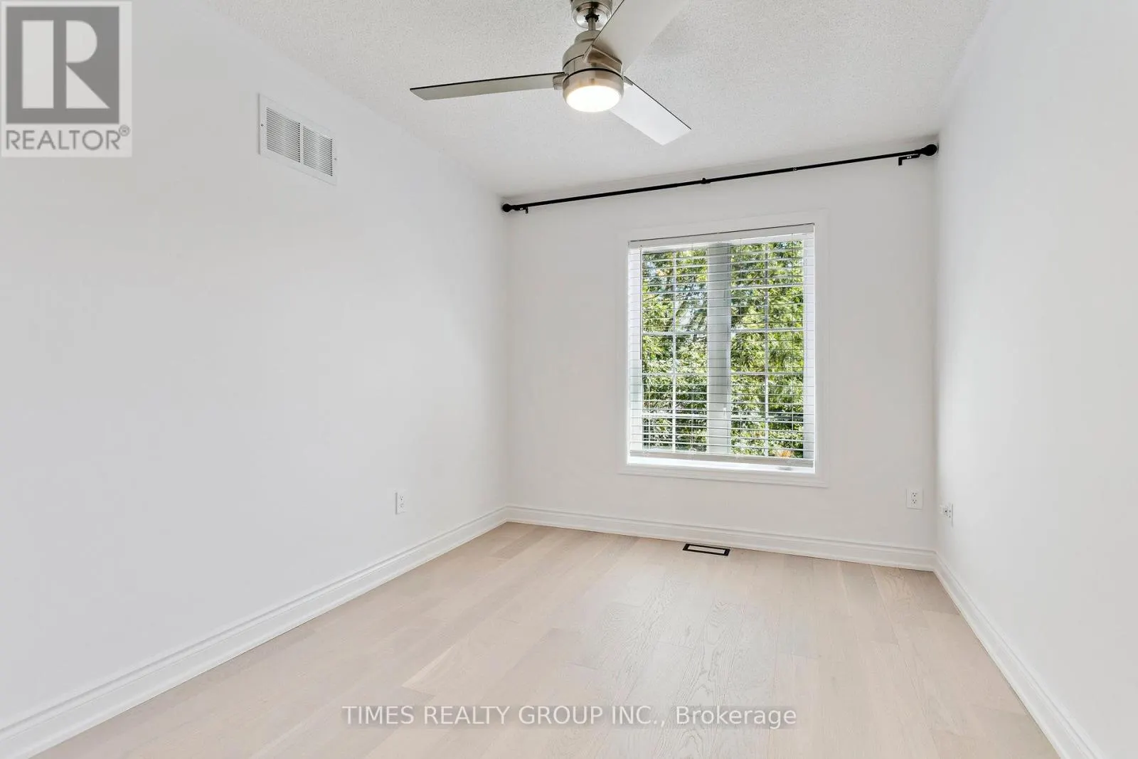 212 CREEK PATH AVENUE