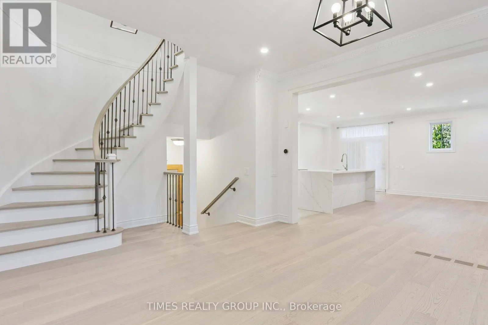 212 CREEK PATH AVENUE