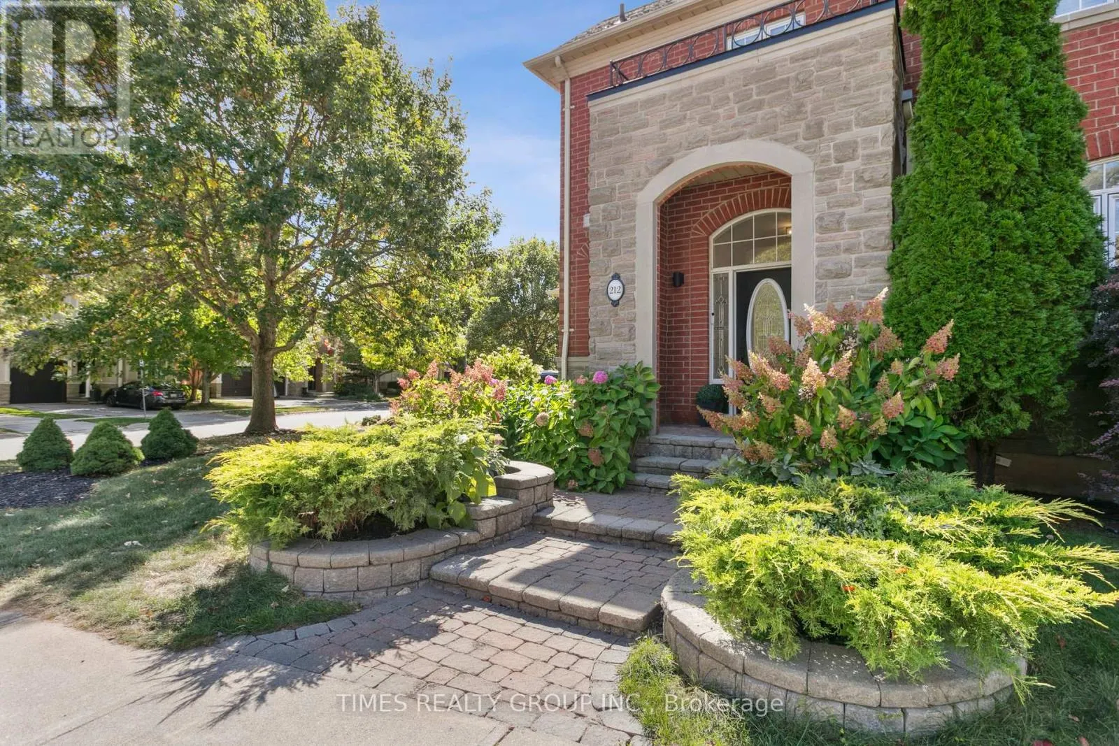 212 CREEK PATH AVENUE