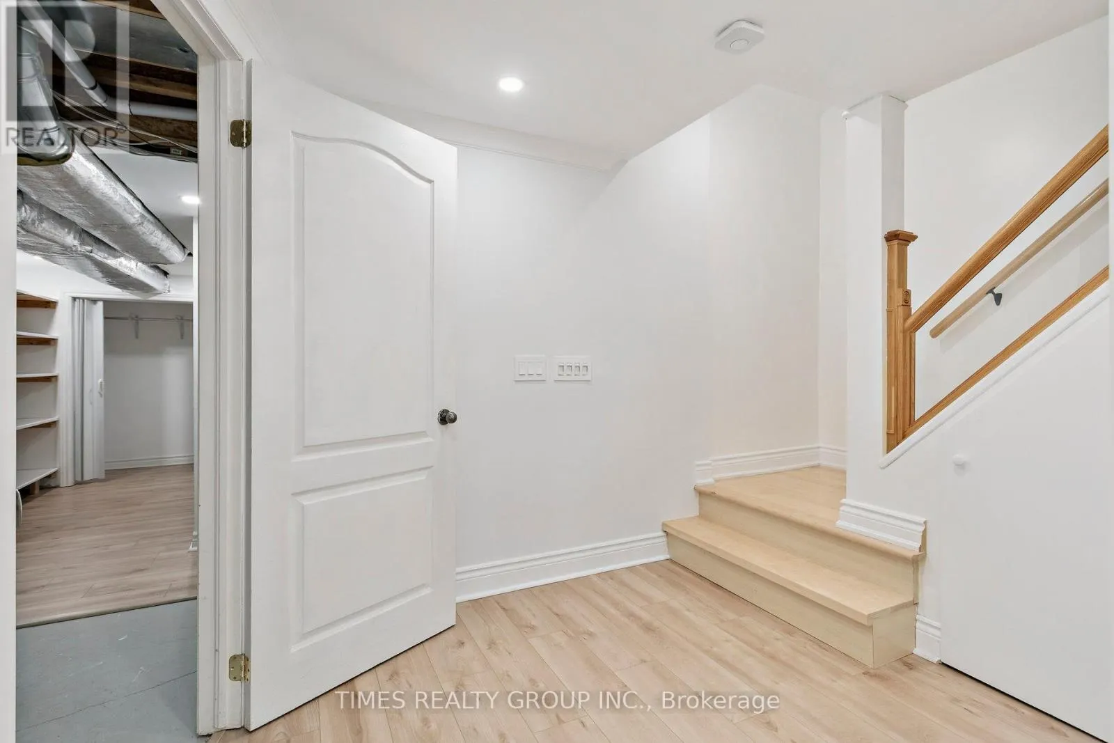 212 CREEK PATH AVENUE