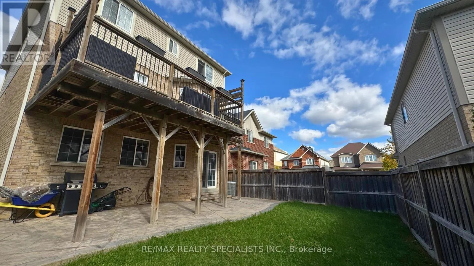 571 SANDERSON CRESCENT