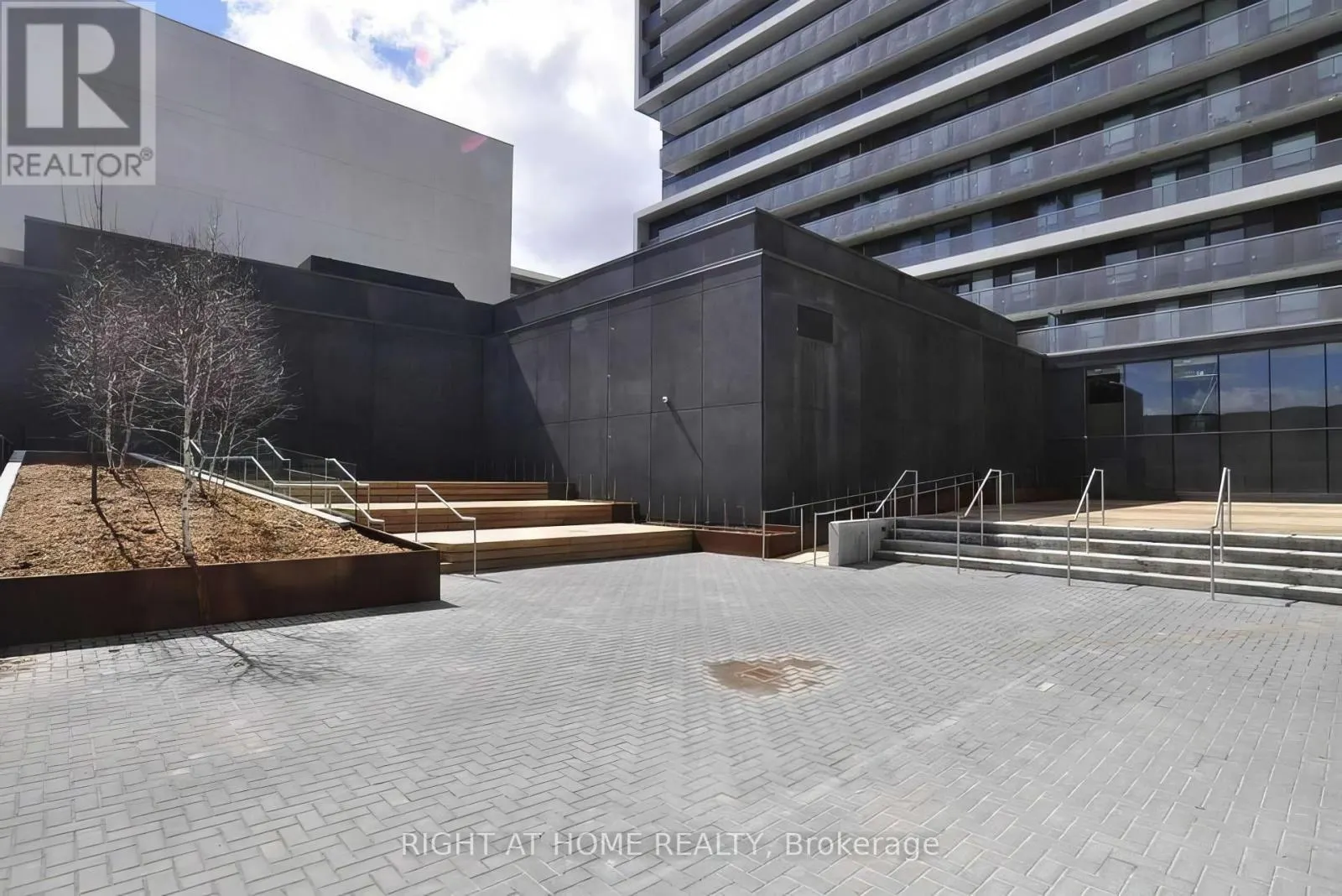 608 - 160 FLEMINGTON ROAD