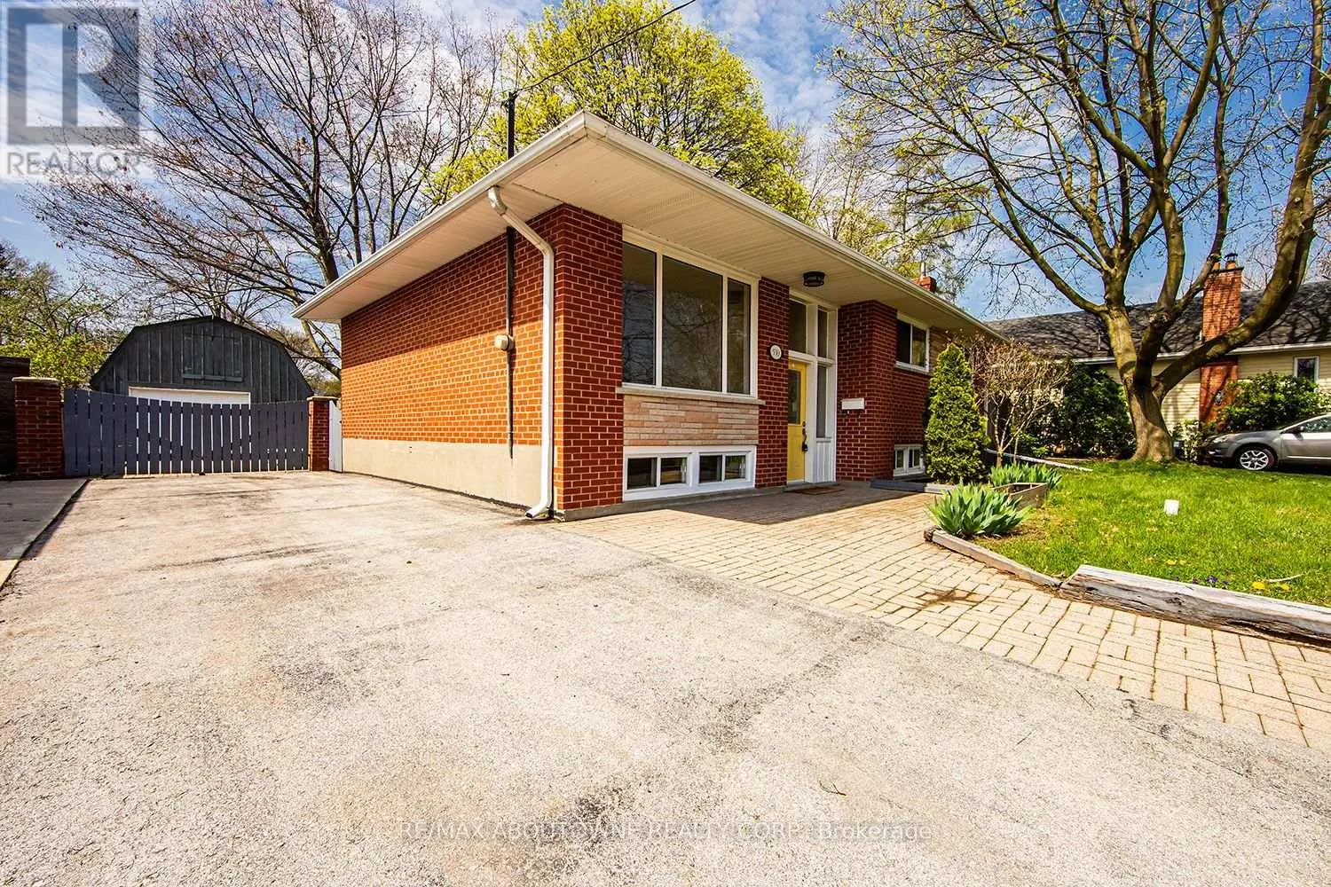 530 LEES LANE