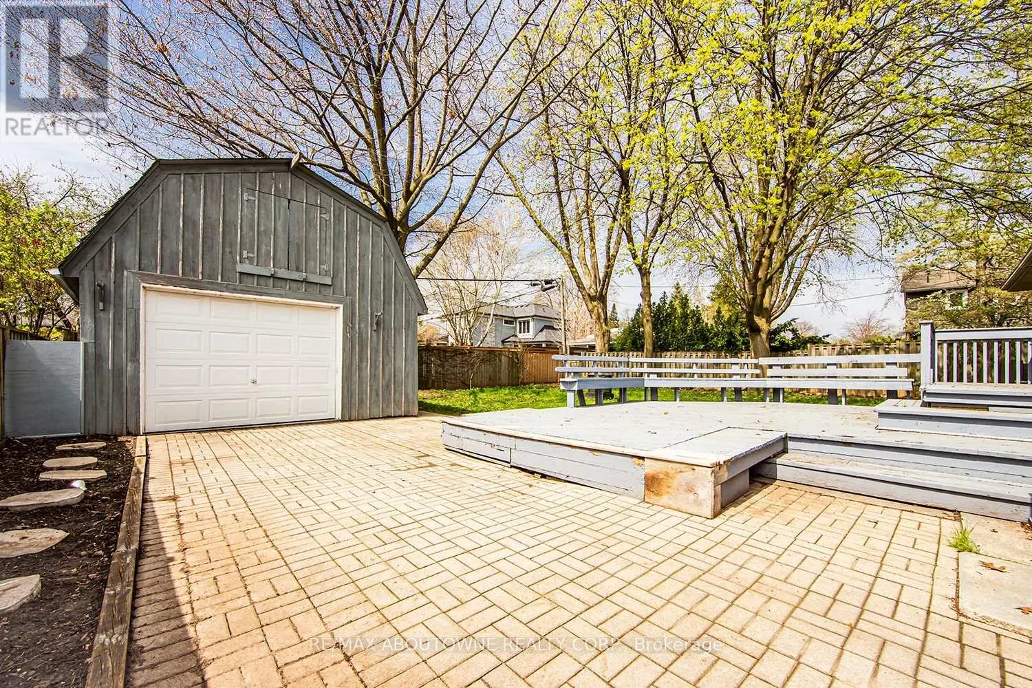 530 LEES LANE