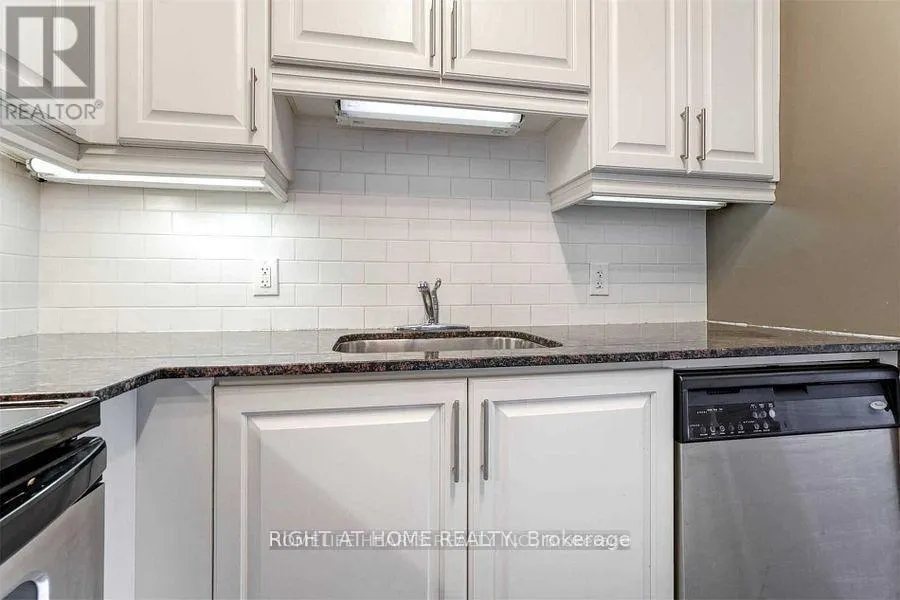 706 - 80 ABSOLUTE AVENUE