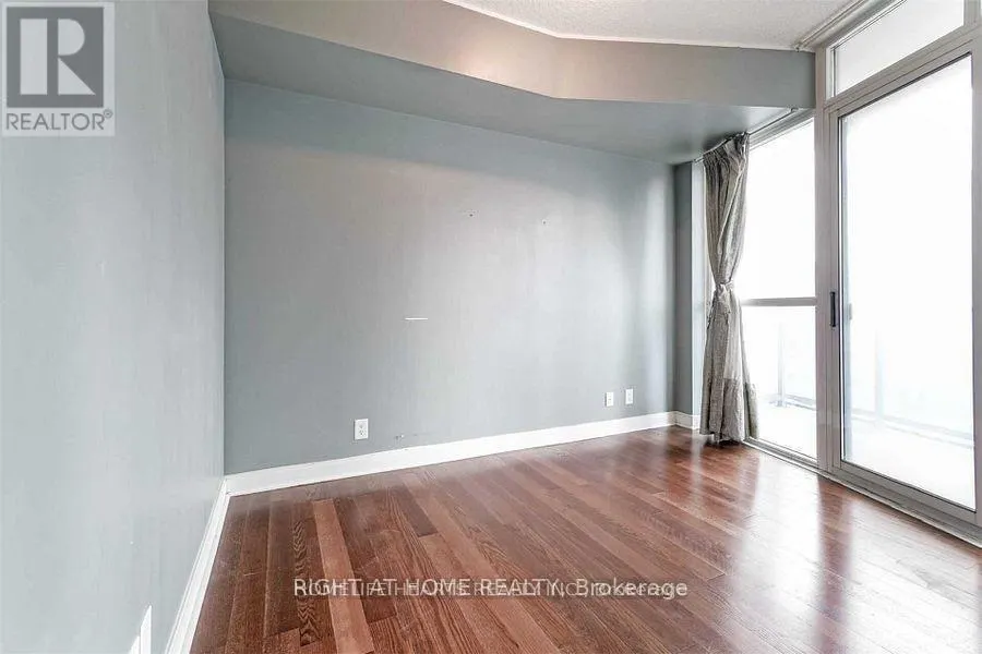 706 - 80 ABSOLUTE AVENUE