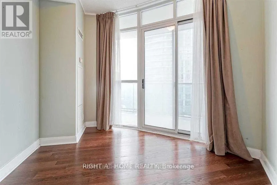 706 - 80 ABSOLUTE AVENUE