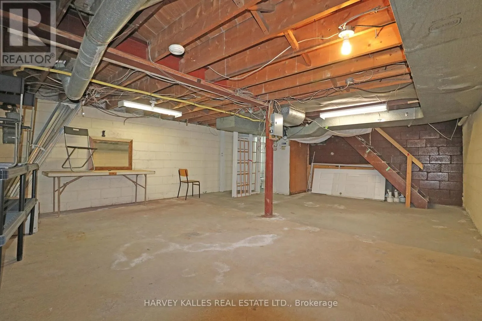 3811 LAKE SHORE BOULEVARD W