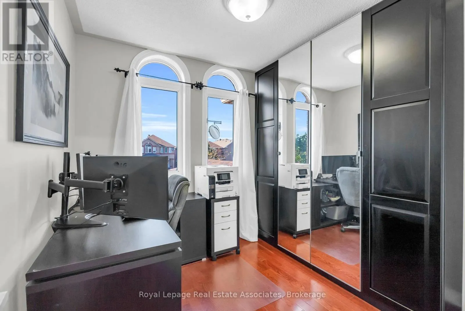 548 LEATHERLEAF DRIVE