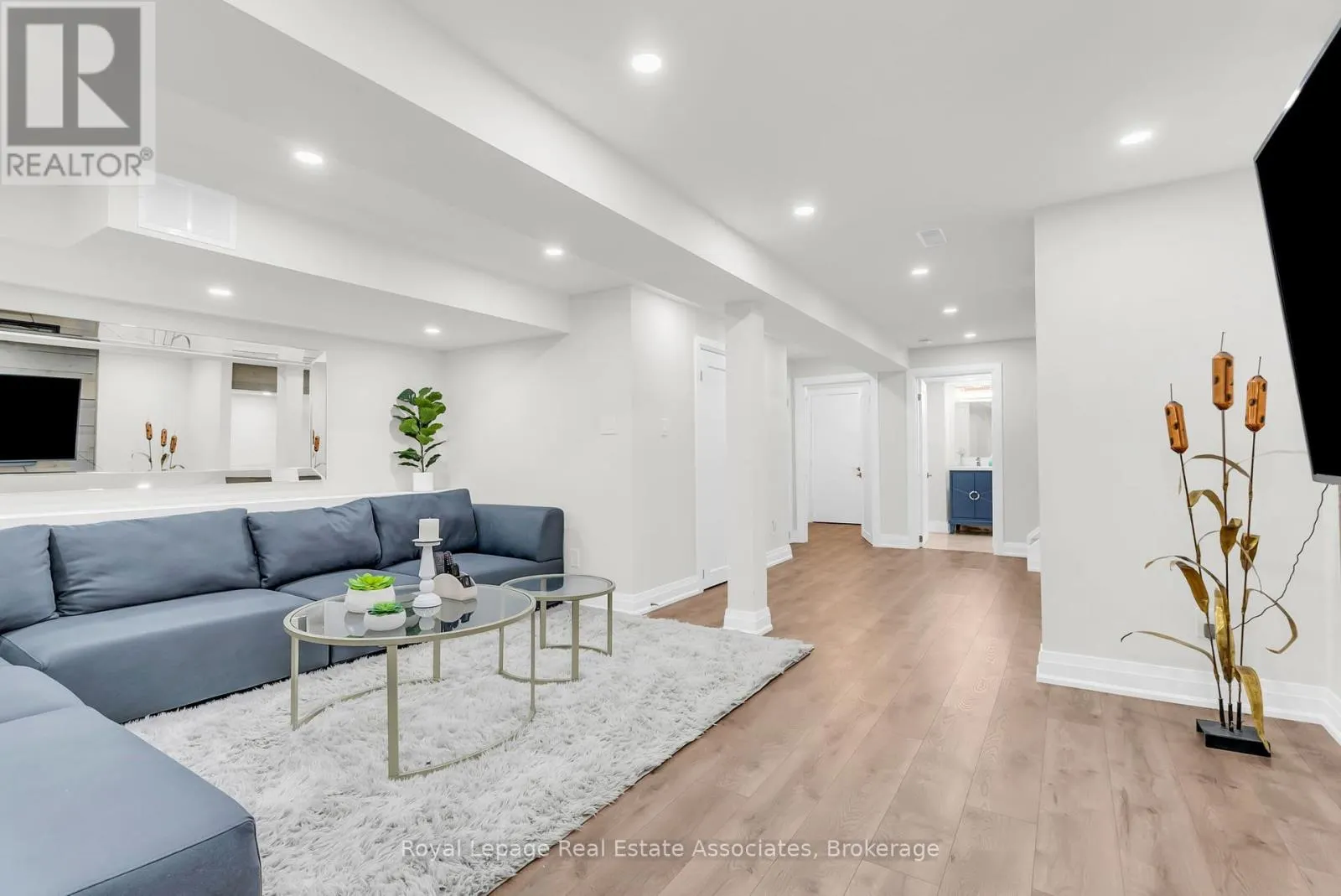 548 LEATHERLEAF DRIVE