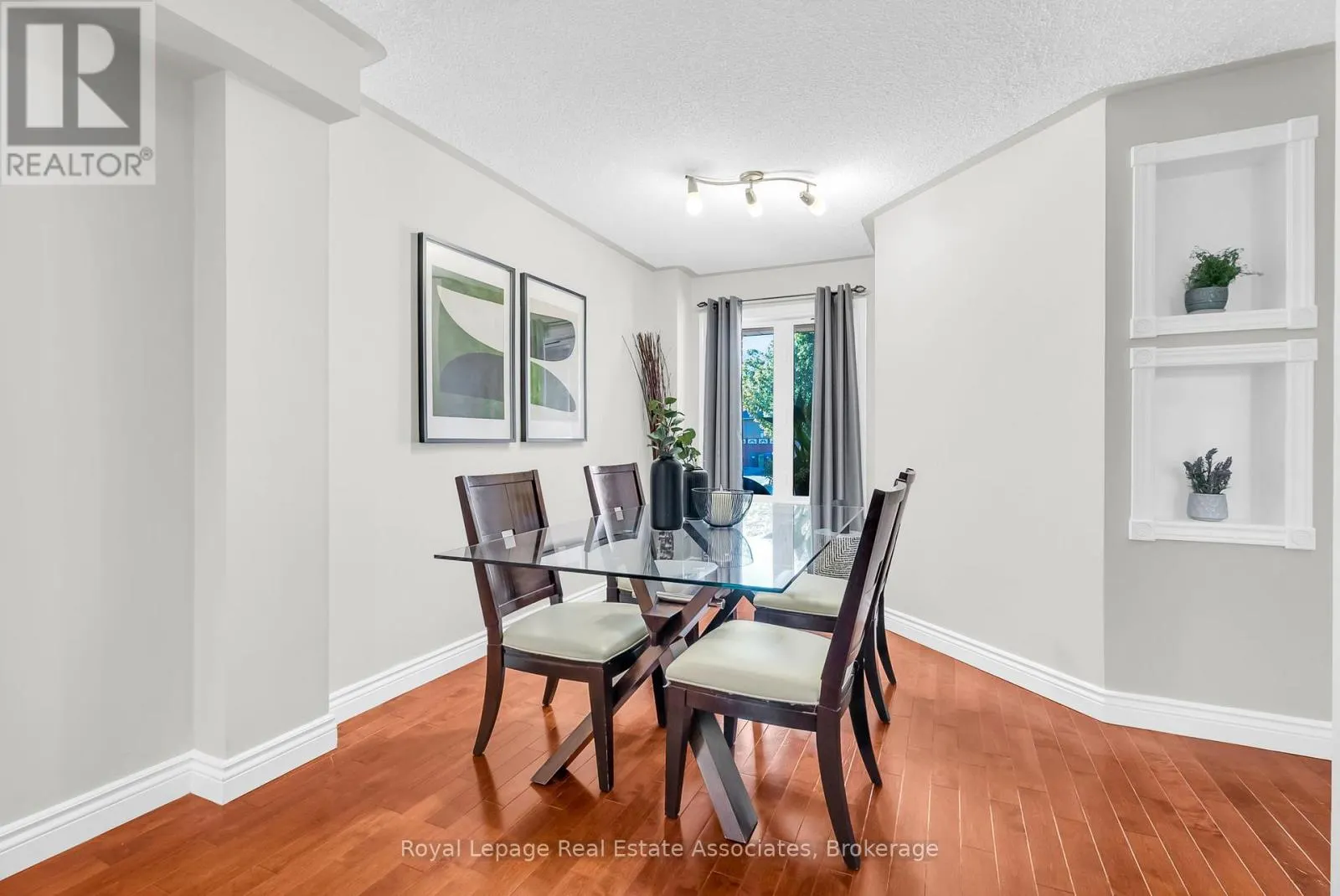 548 LEATHERLEAF DRIVE