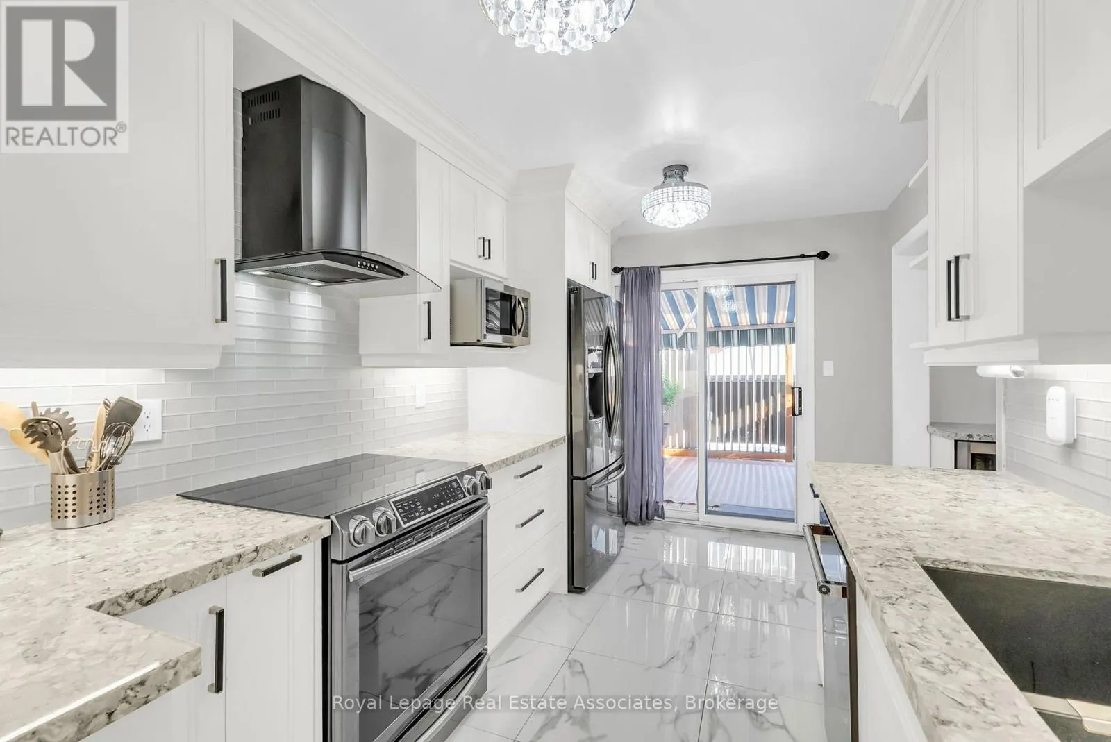 548 LEATHERLEAF DRIVE