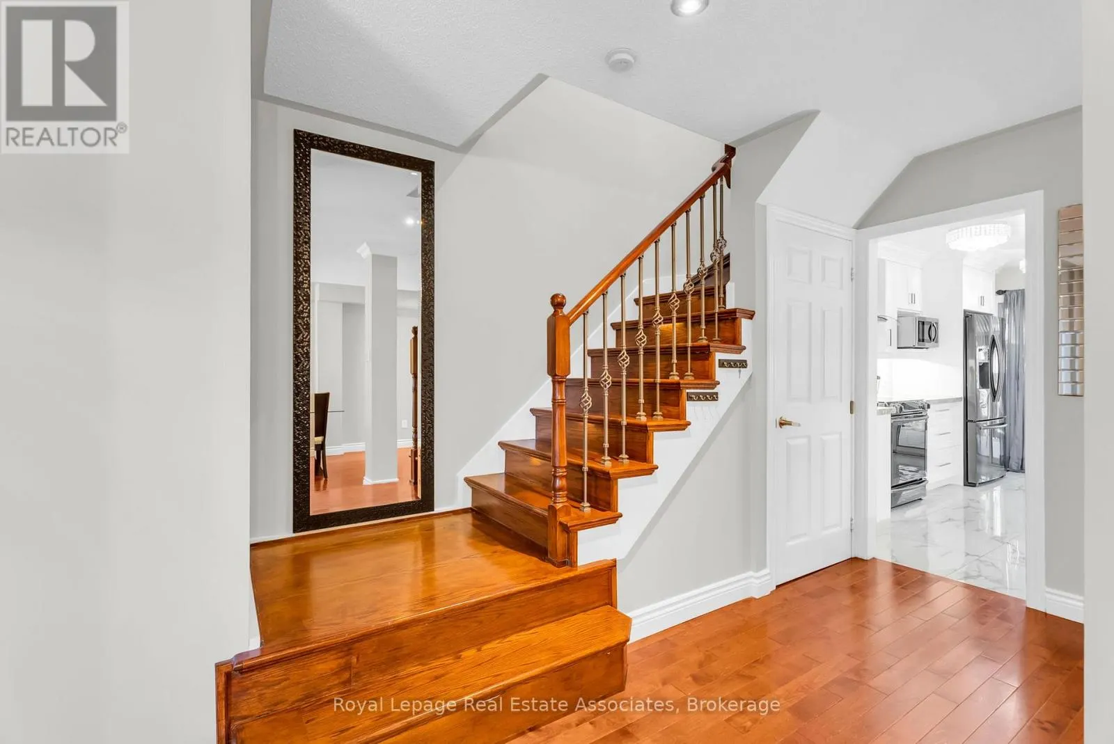 548 LEATHERLEAF DRIVE