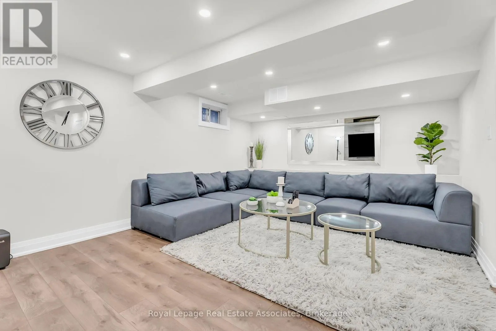 548 LEATHERLEAF DRIVE