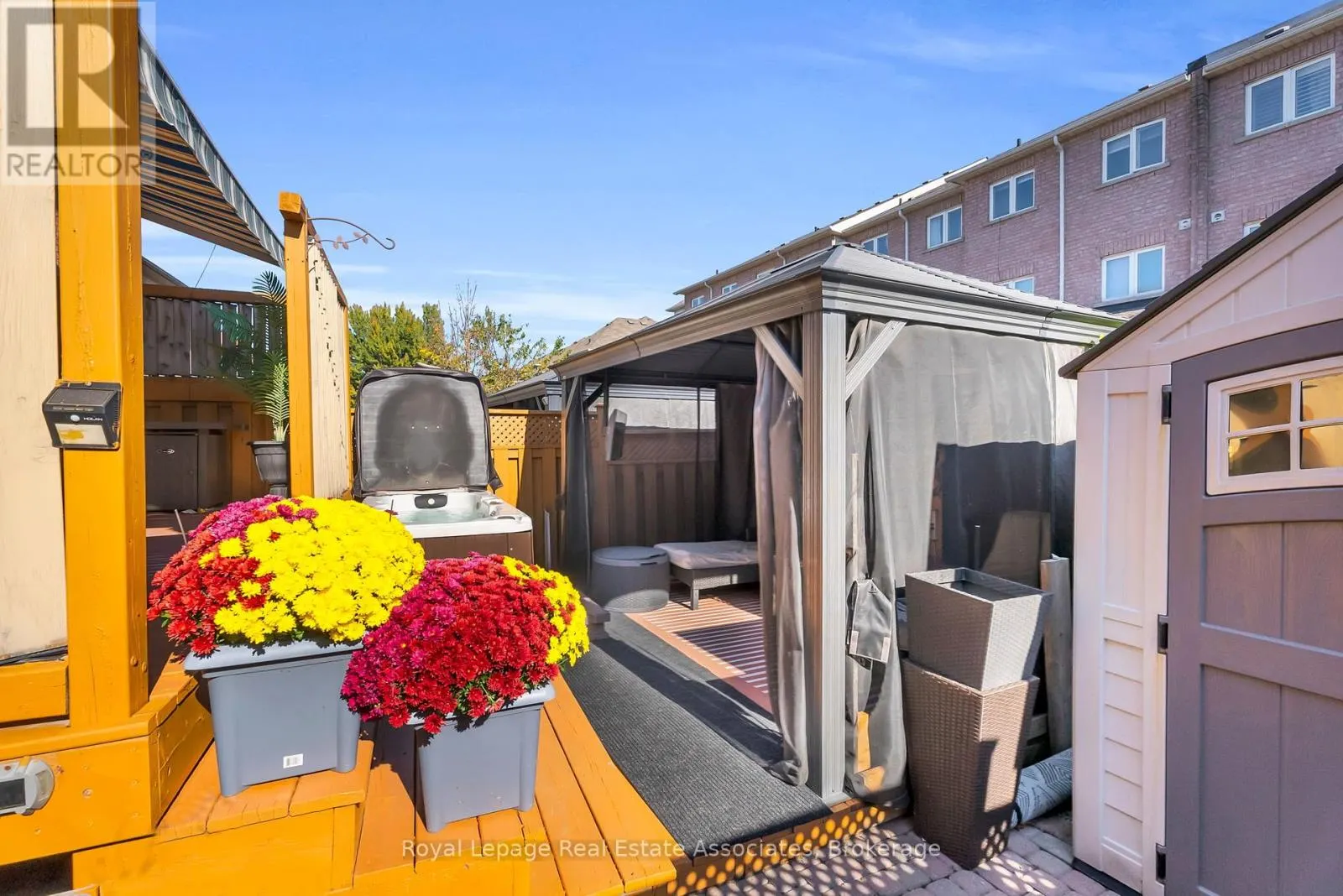 548 LEATHERLEAF DRIVE