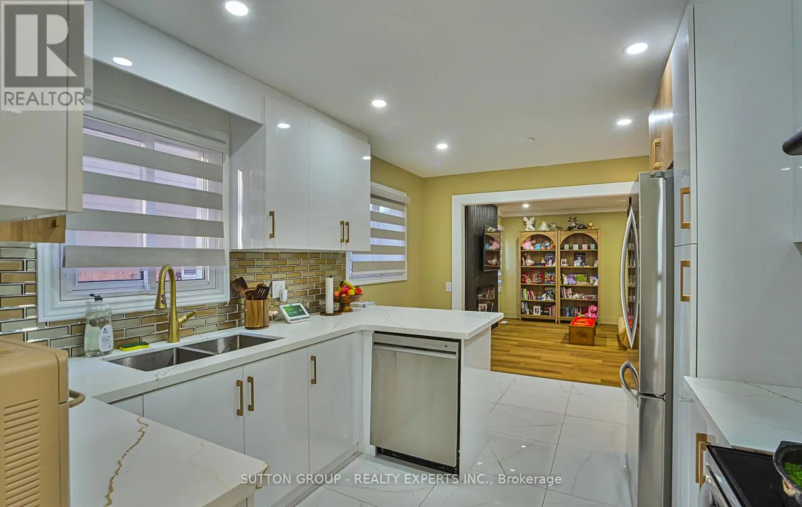 4322 SHELBY CRESCENT
