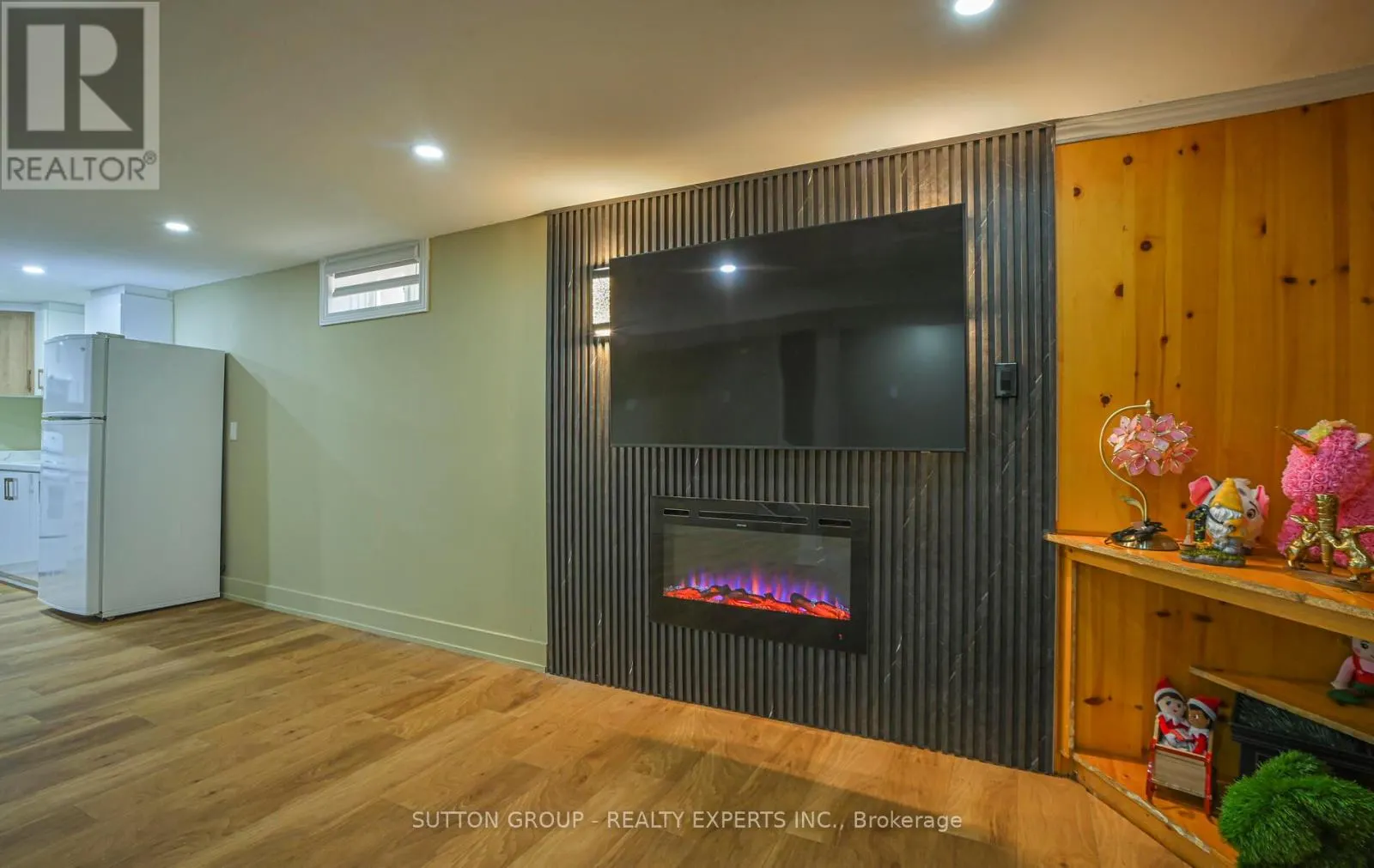 4322 SHELBY CRESCENT
