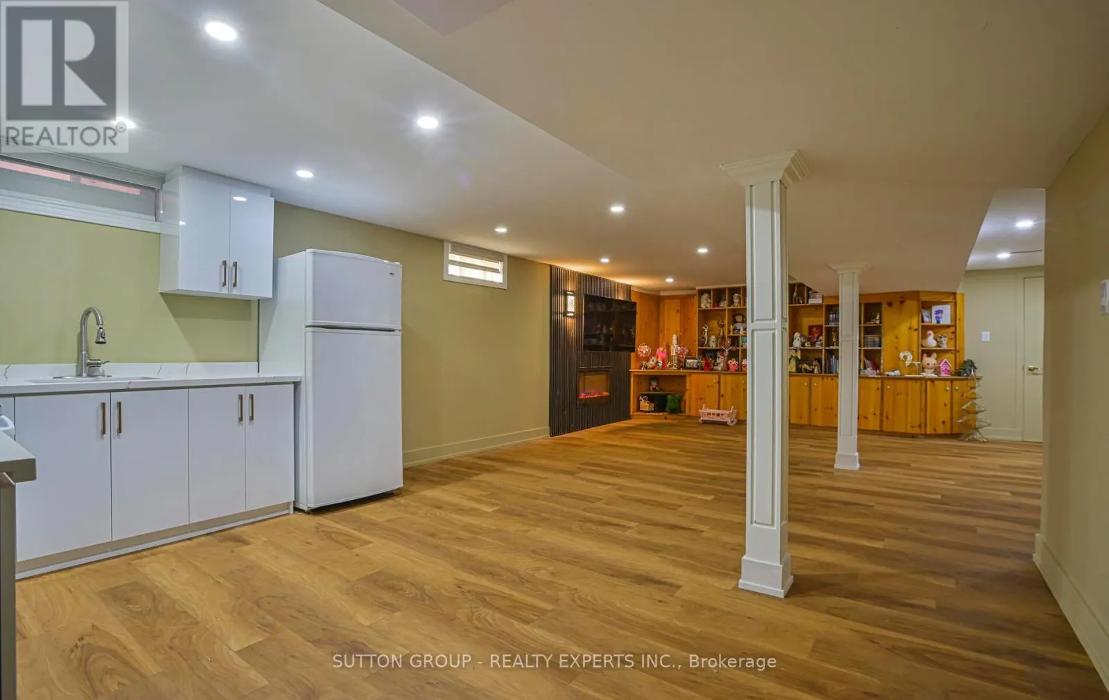 4322 SHELBY CRESCENT