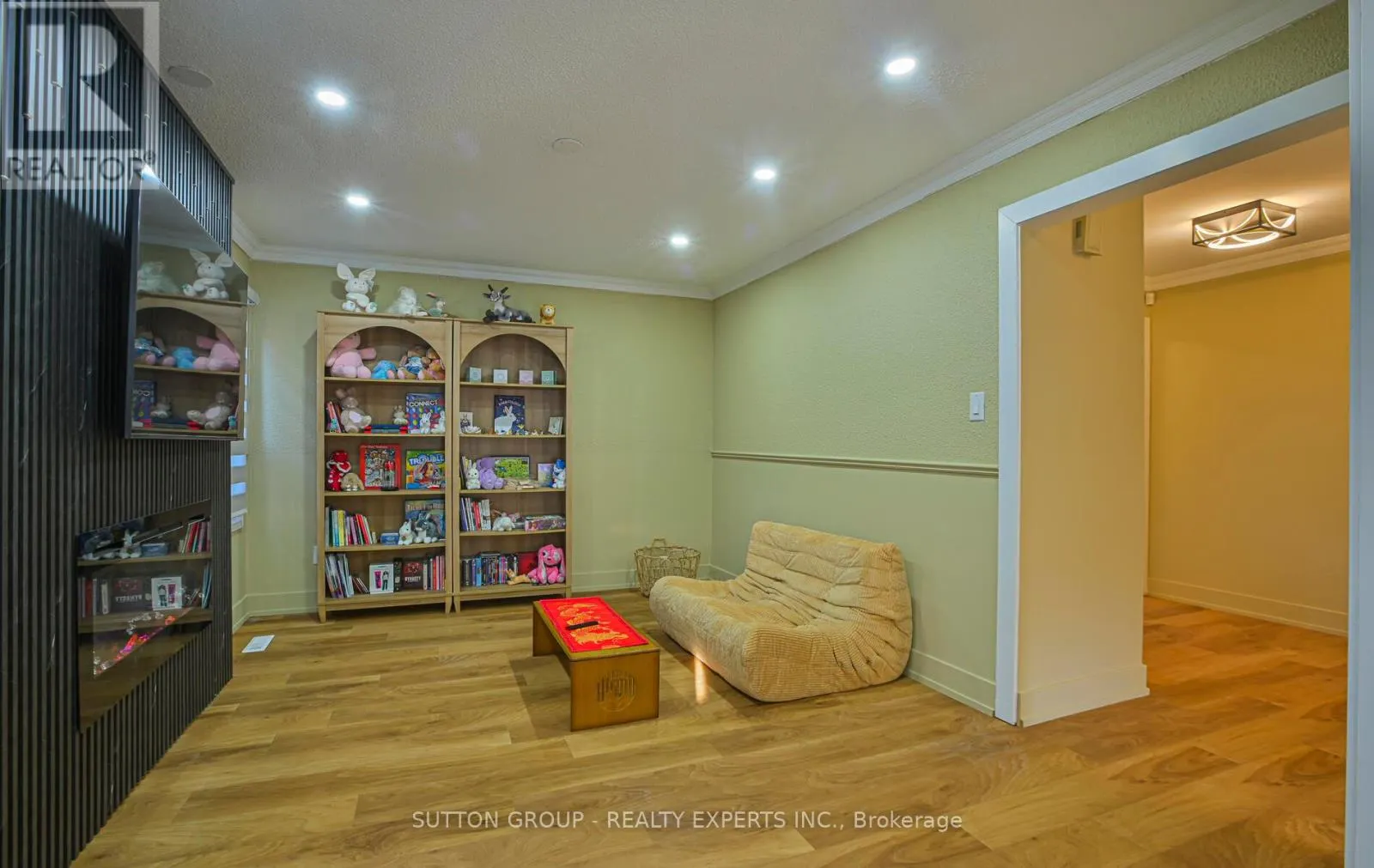 4322 SHELBY CRESCENT
