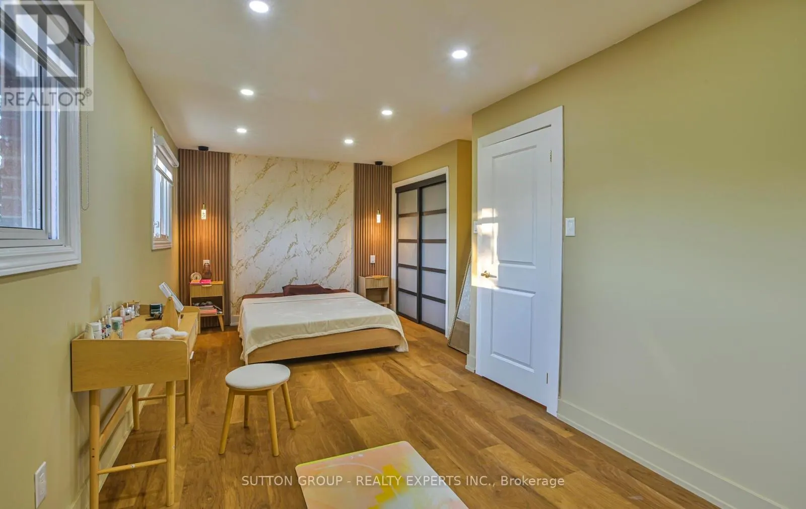 4322 SHELBY CRESCENT