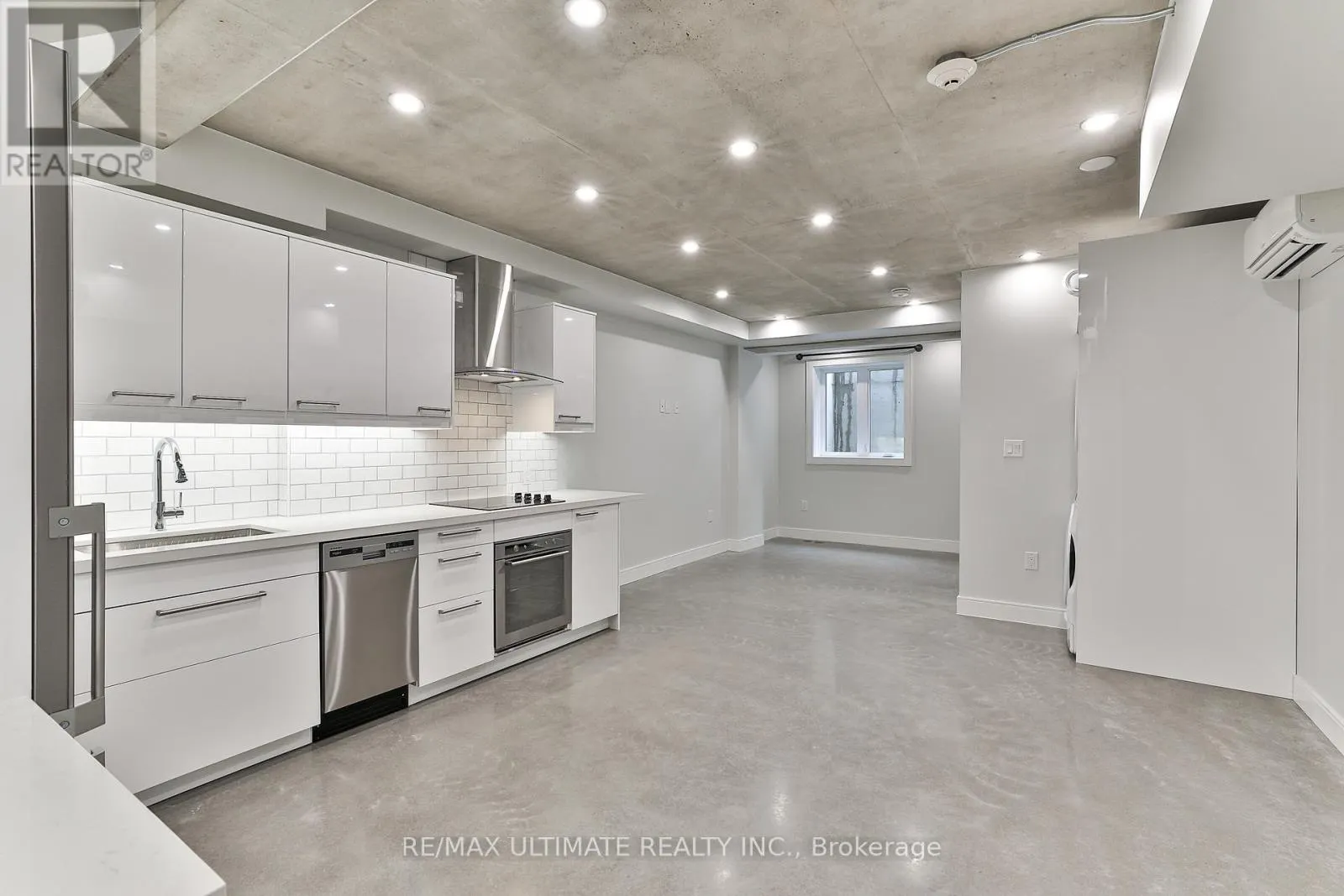 4 - 1745 KEELE STREET