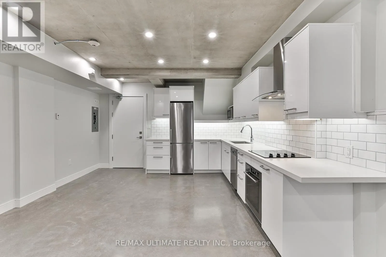 4 - 1745 KEELE STREET