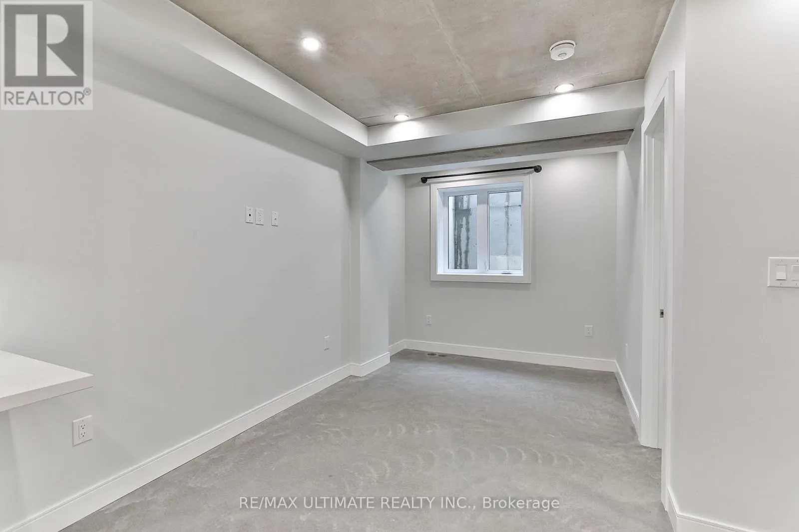 4 - 1745 KEELE STREET