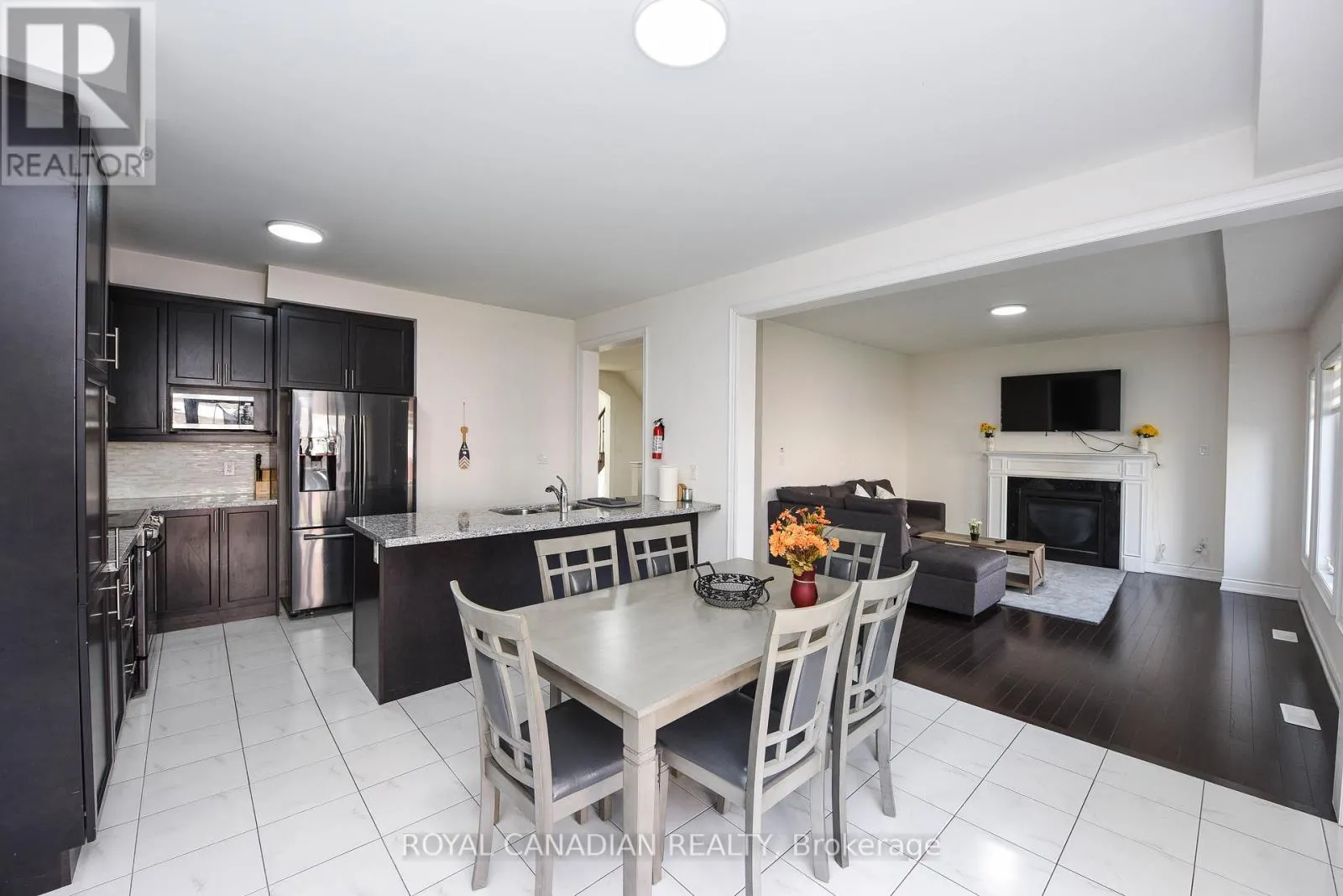 UPPER - 8 PRAIRIE CREEK CRESCENT