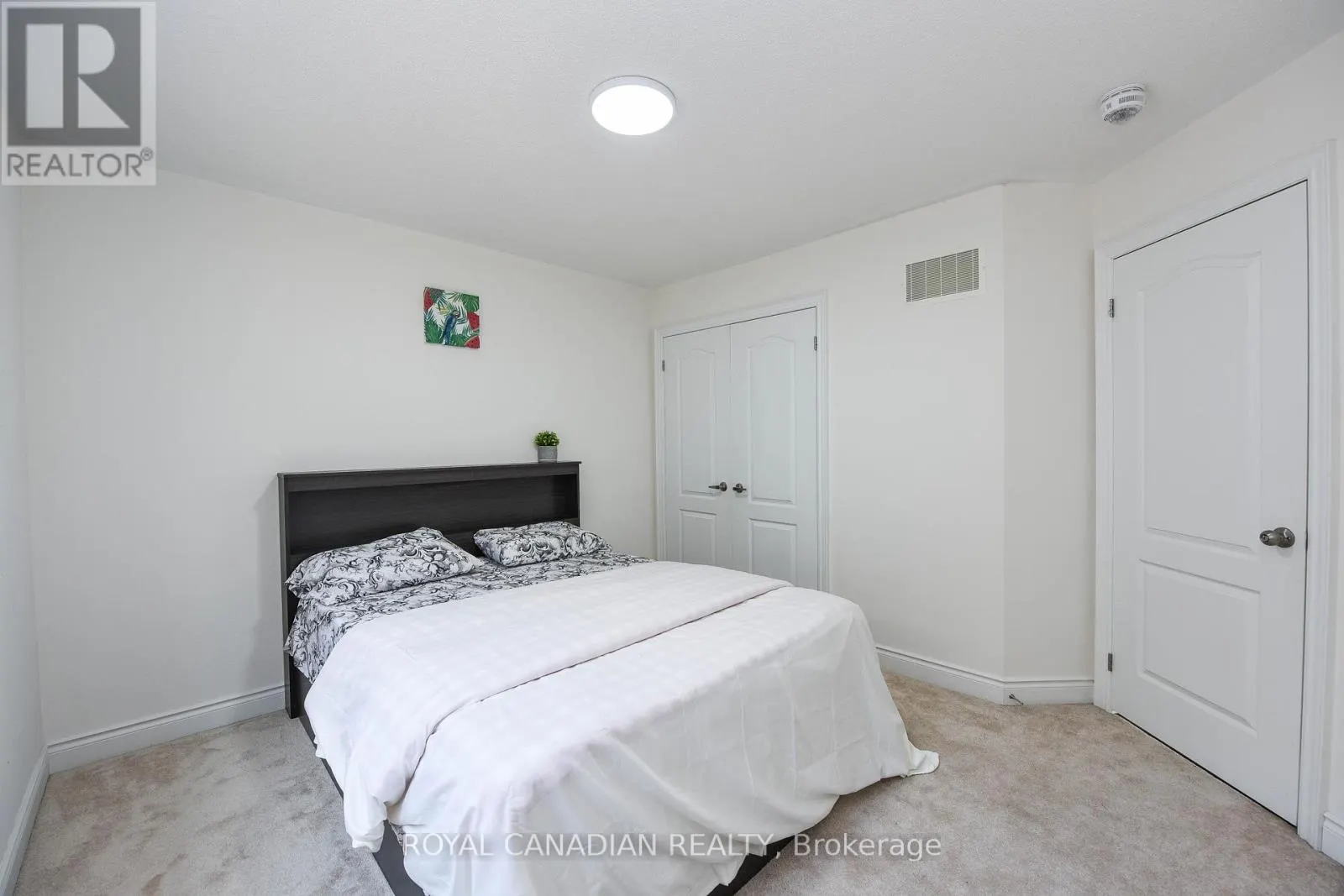 UPPER - 8 PRAIRIE CREEK CRESCENT
