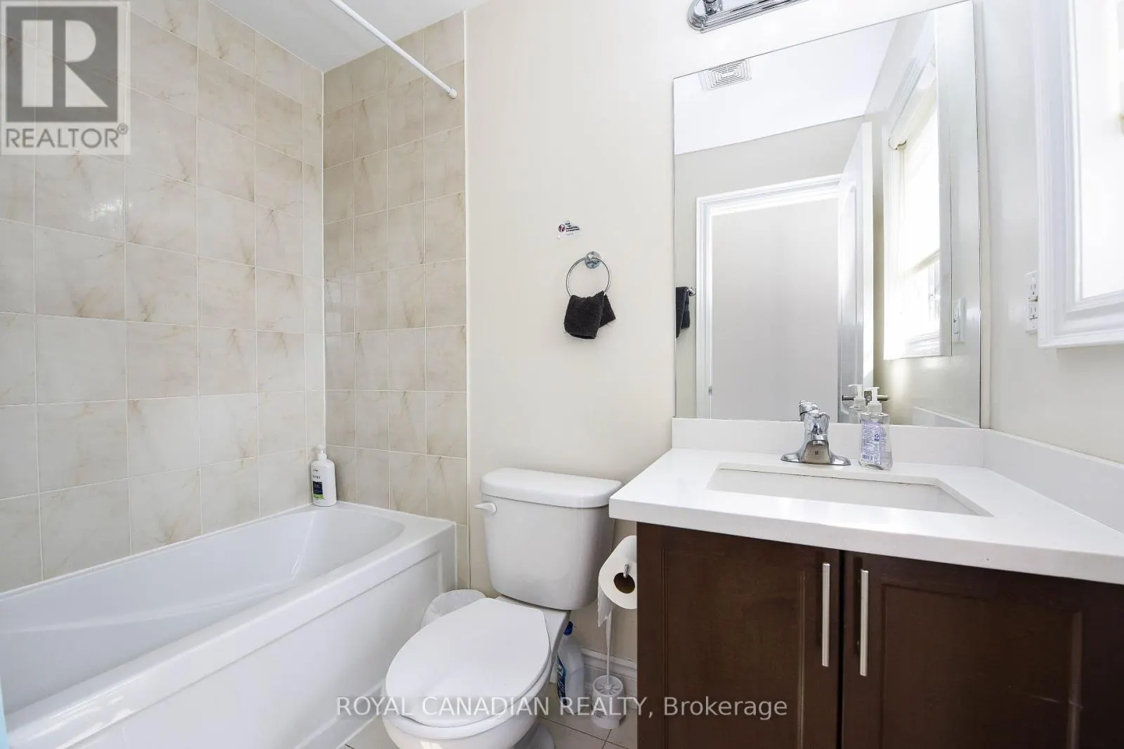 UPPER - 8 PRAIRIE CREEK CRESCENT