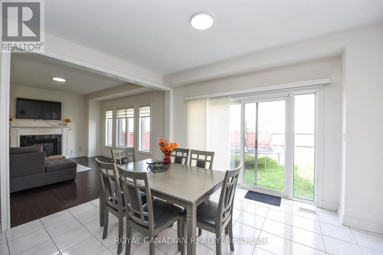 UPPER - 8 PRAIRIE CREEK CRESCENT