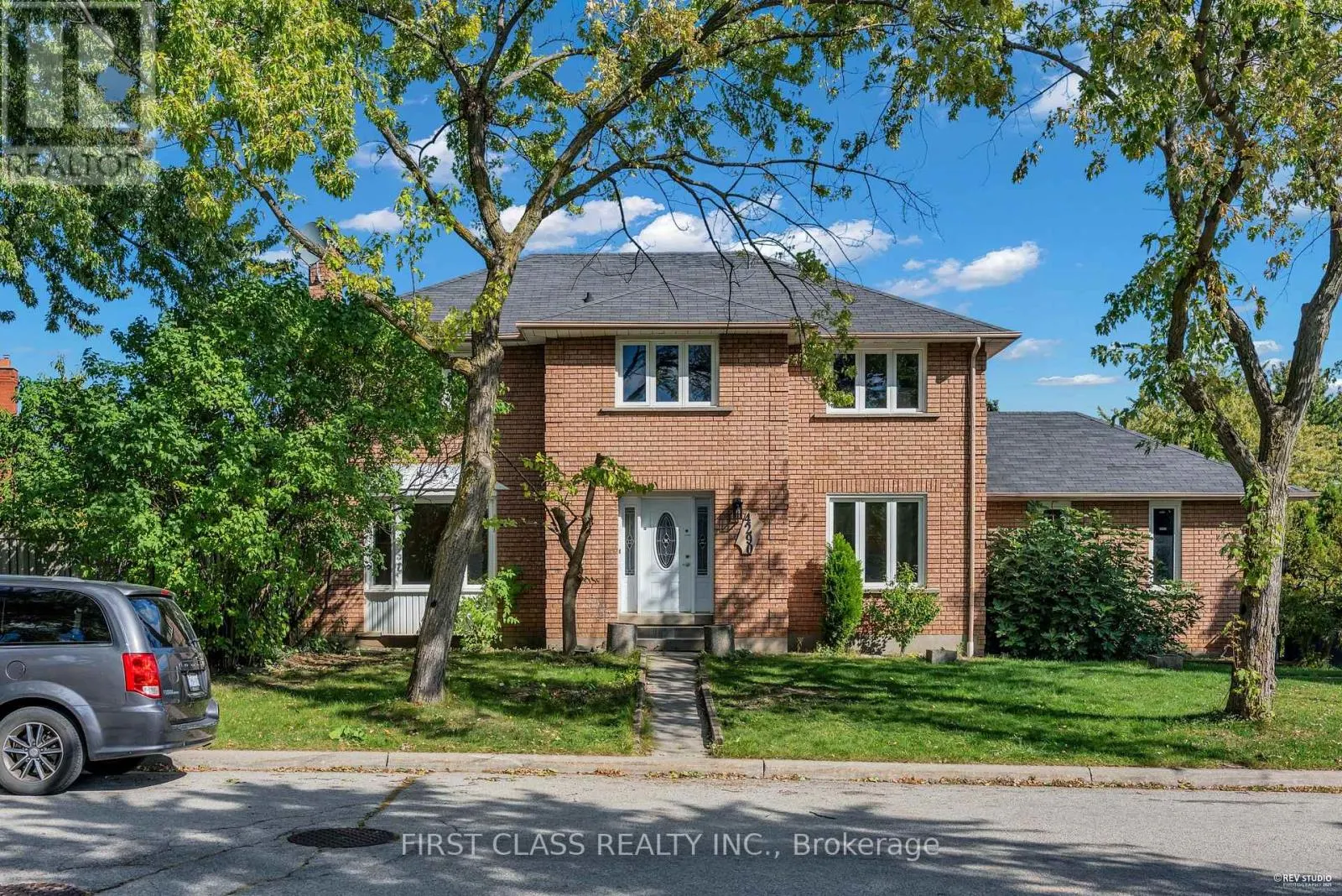 4290 RADISSON CRESCENT