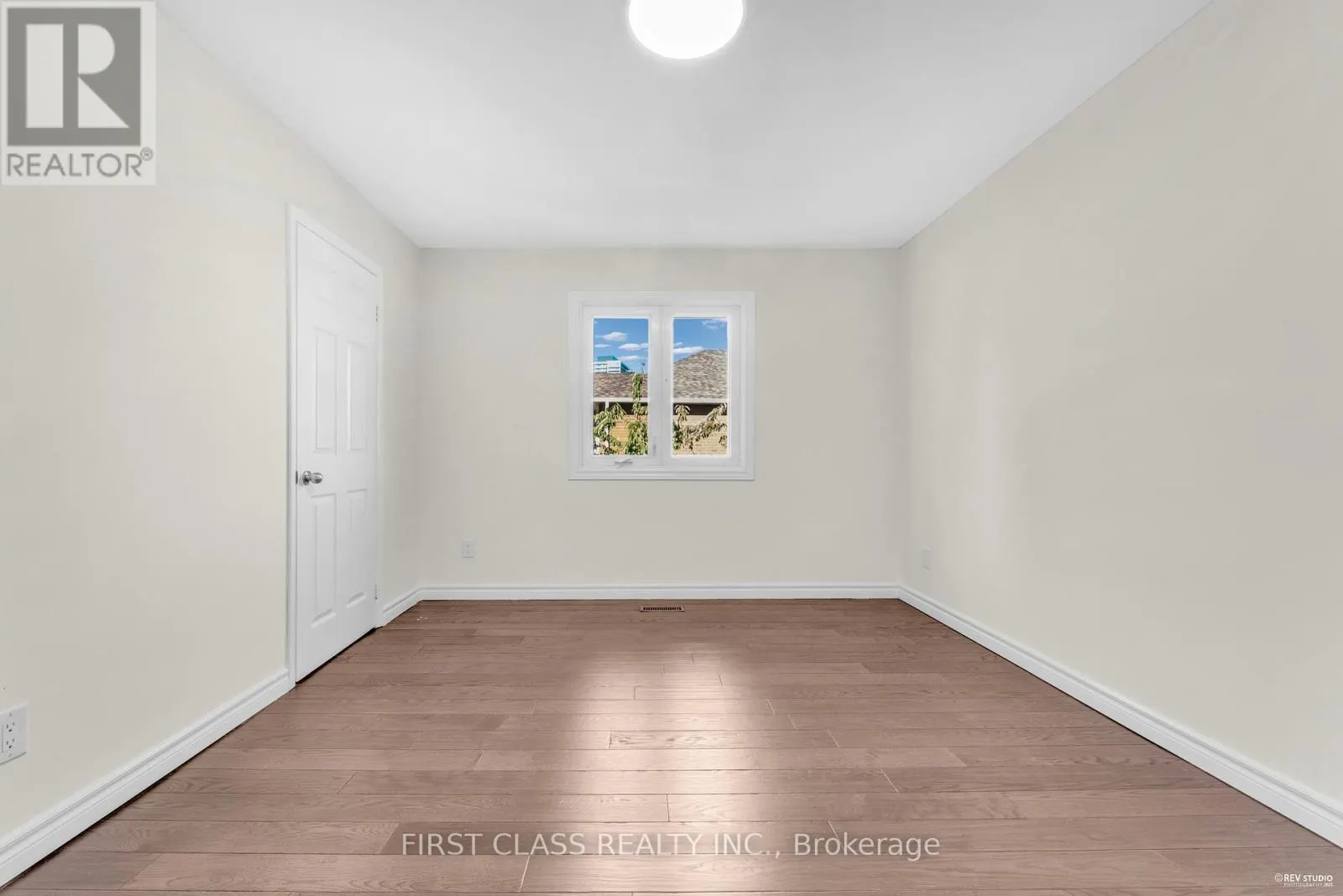 4290 RADISSON CRESCENT