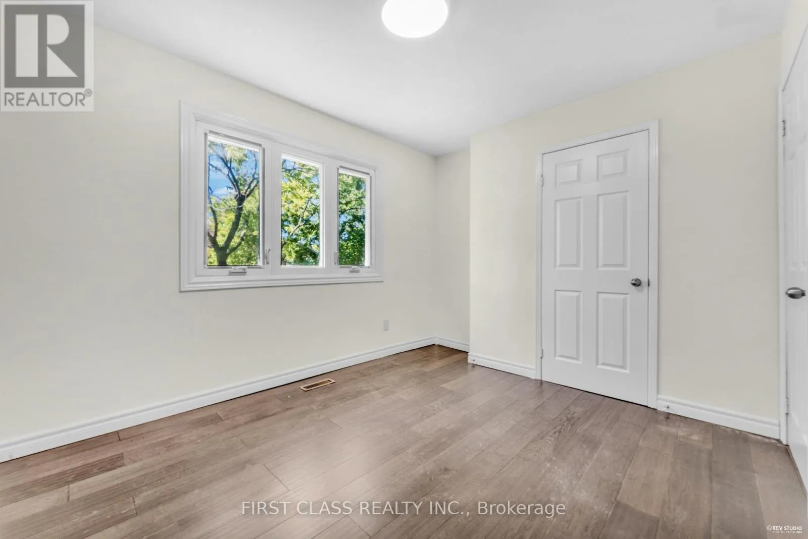 4290 RADISSON CRESCENT