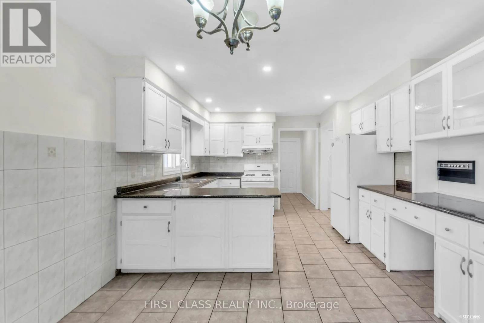 4290 RADISSON CRESCENT