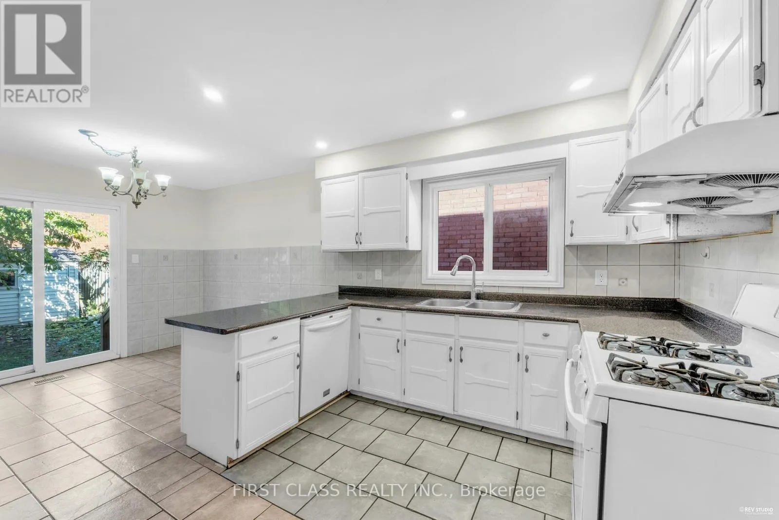 4290 RADISSON CRESCENT