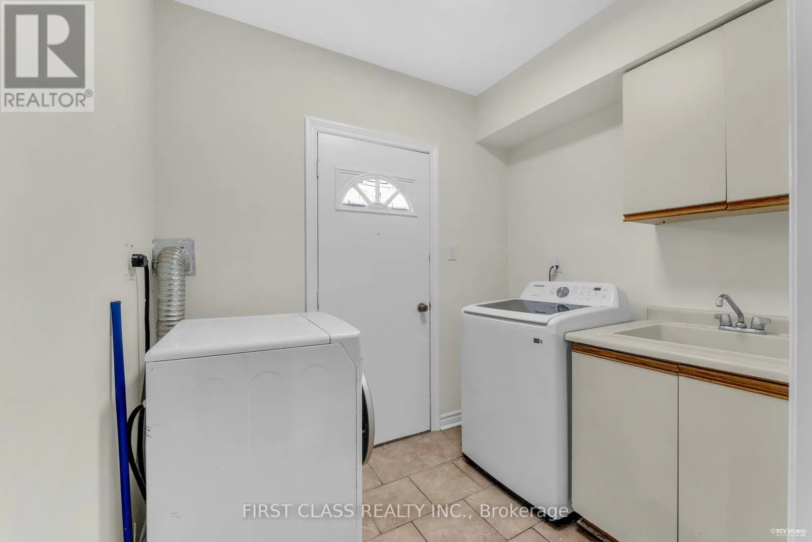 4290 RADISSON CRESCENT