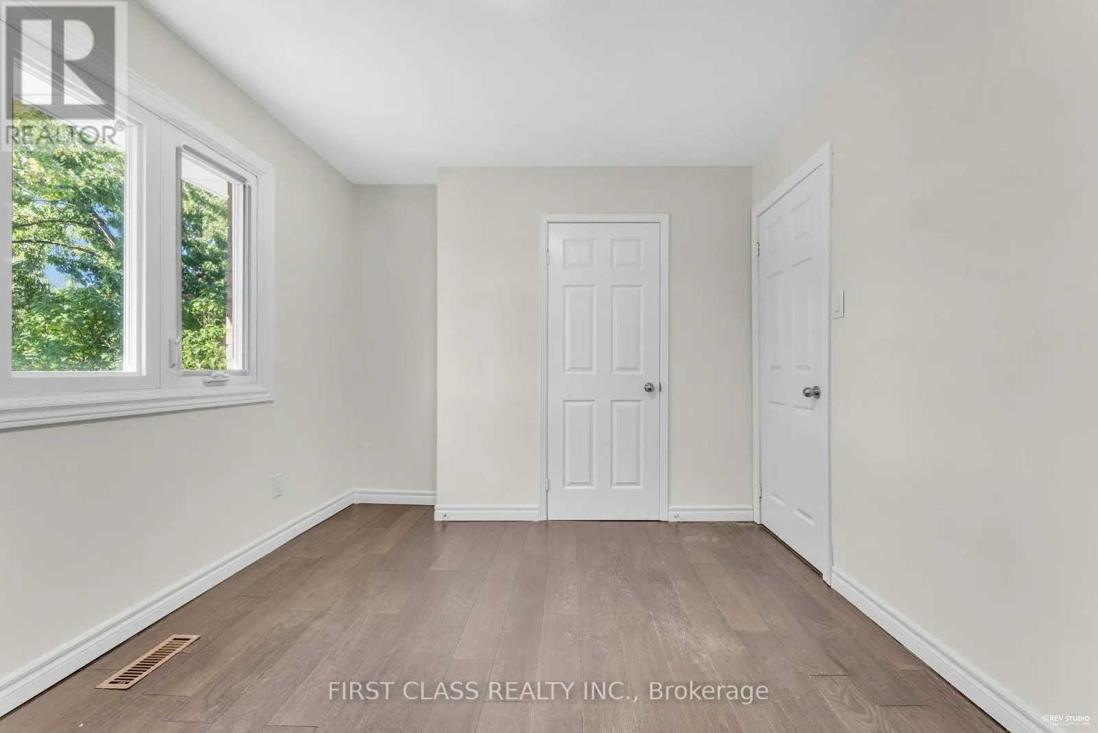 4290 RADISSON CRESCENT
