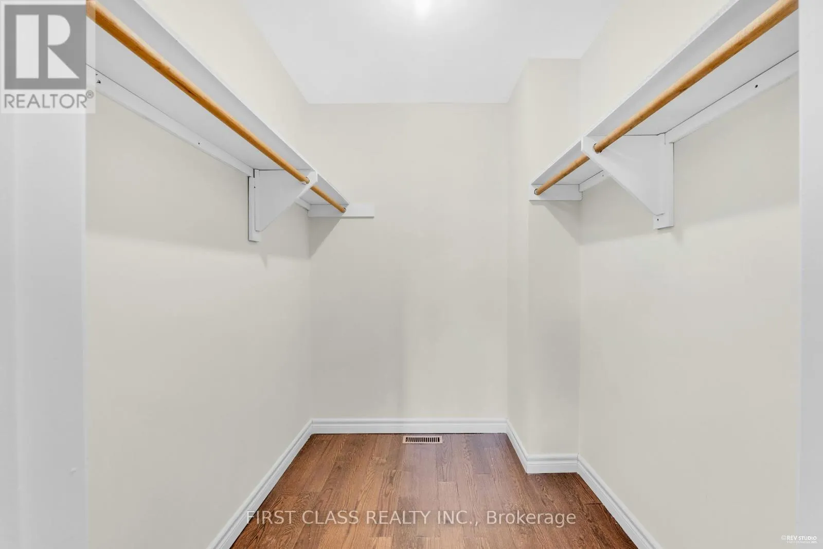 4290 RADISSON CRESCENT