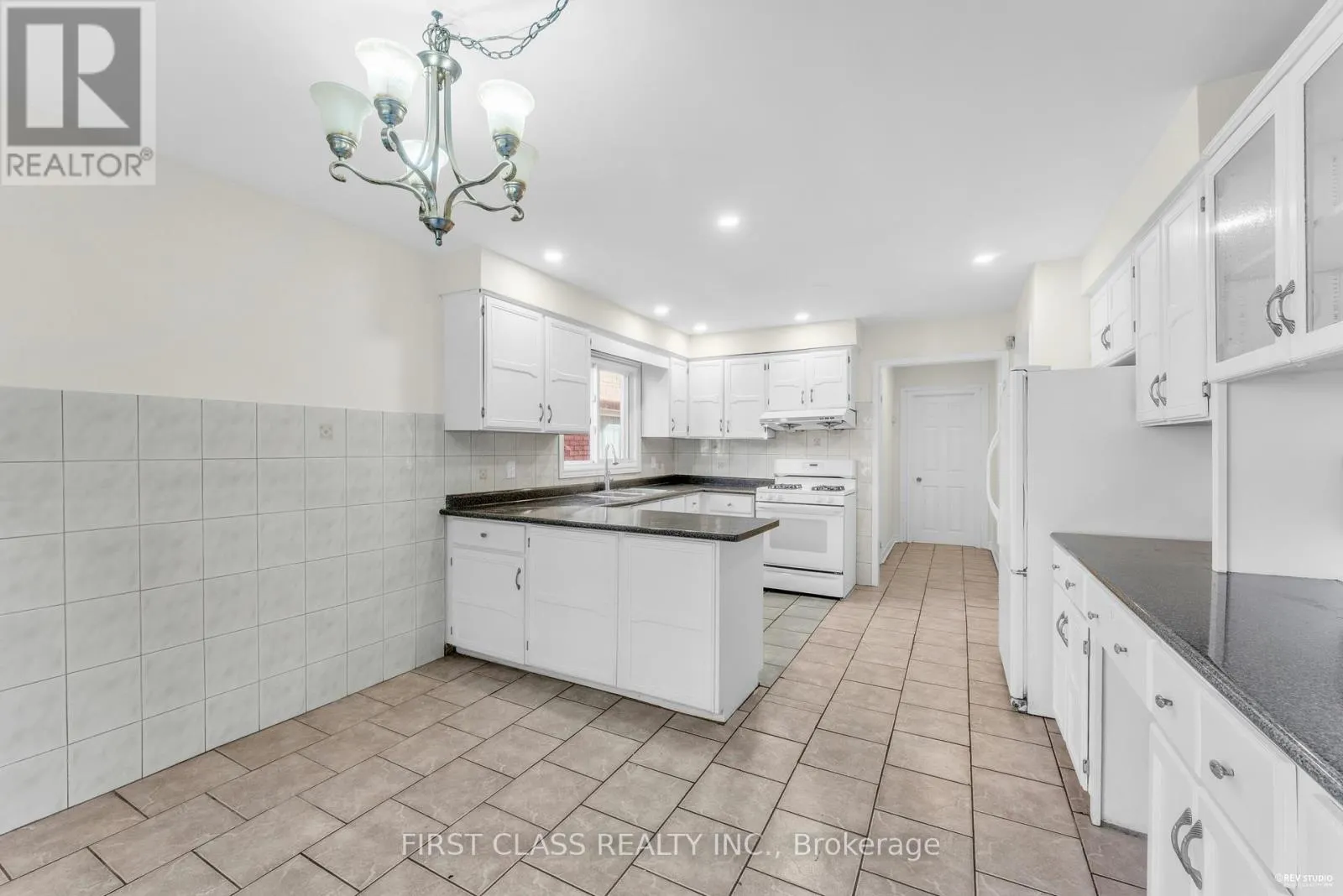 4290 RADISSON CRESCENT