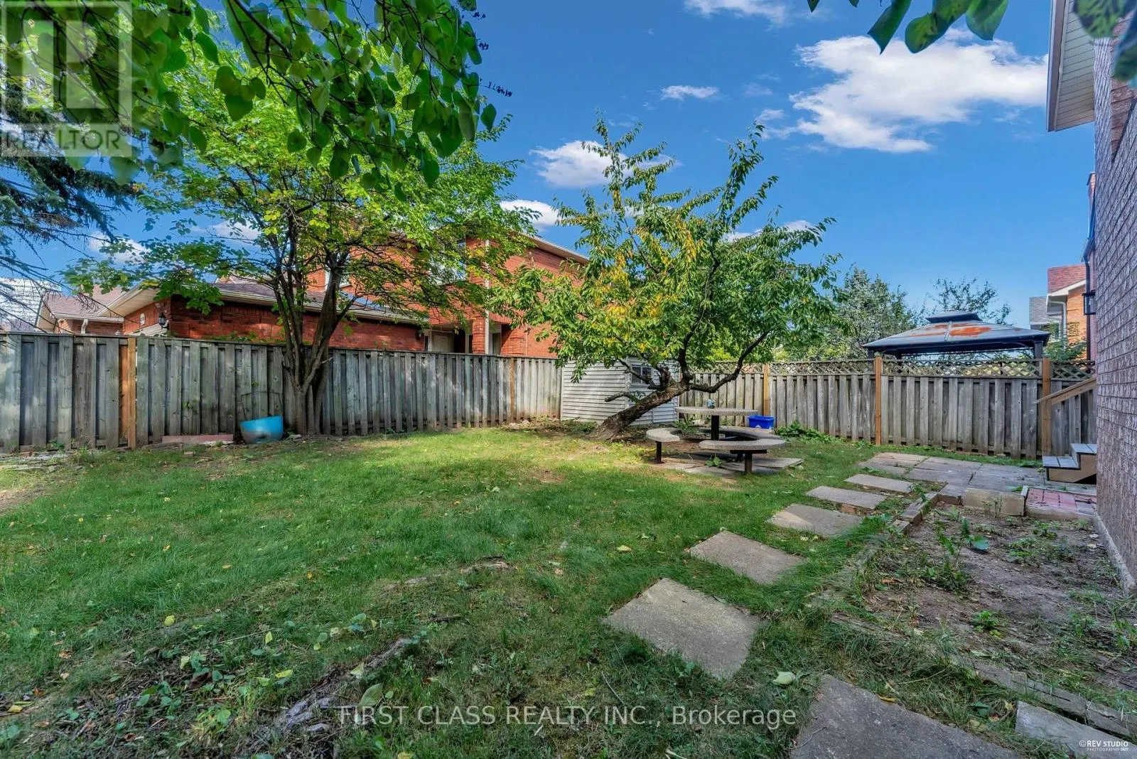 4290 RADISSON CRESCENT