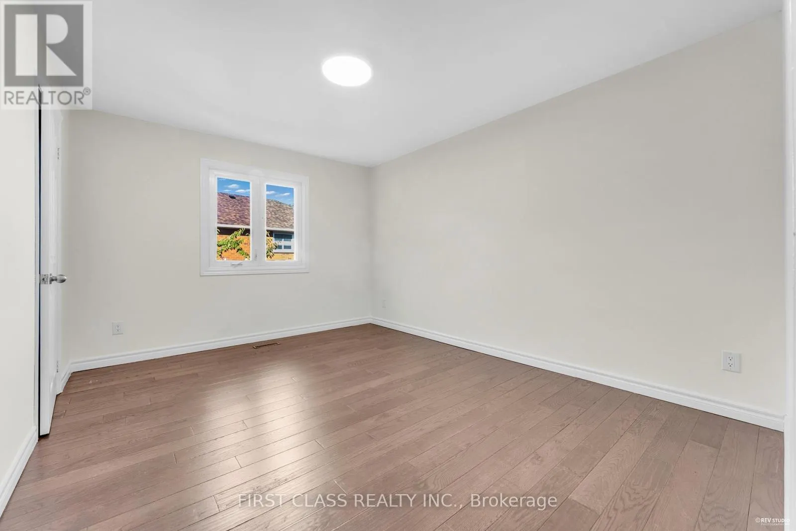 4290 RADISSON CRESCENT