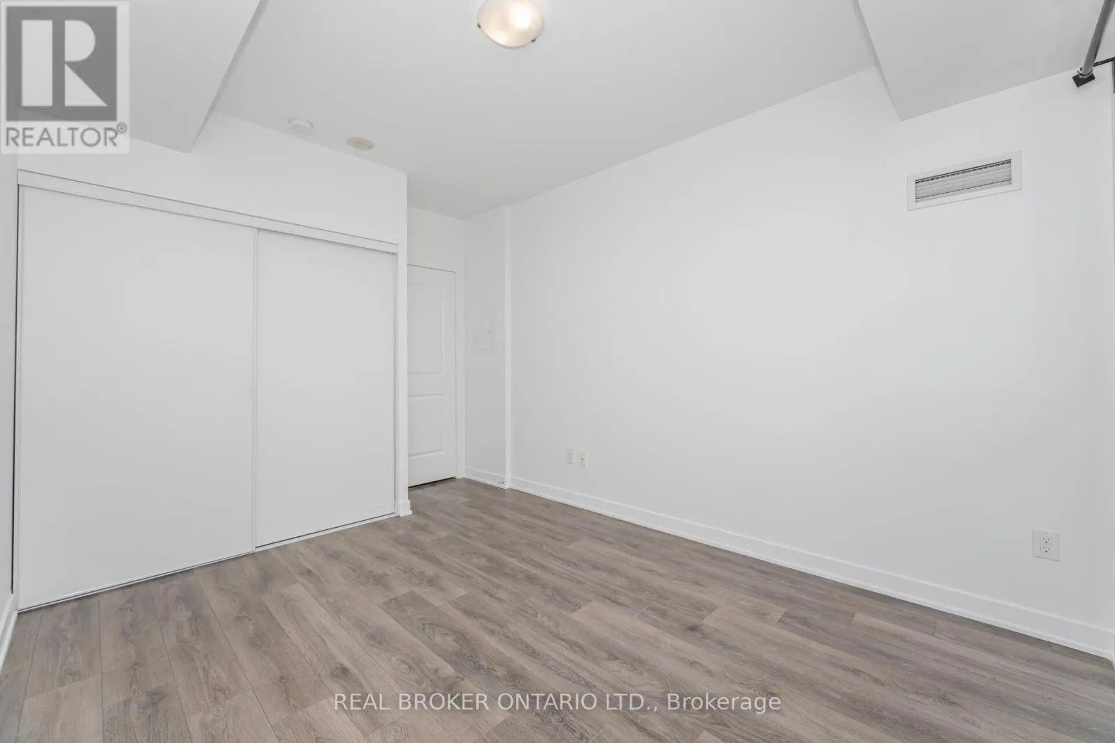 1205 - 4633 GLEN ERIN DRIVE