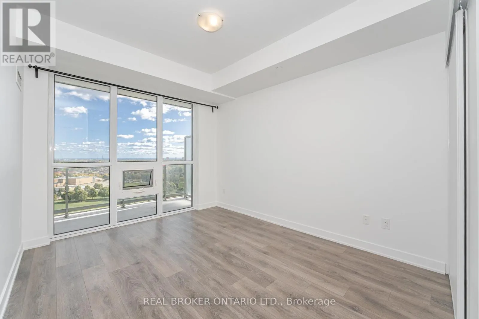 1205 - 4633 GLEN ERIN DRIVE