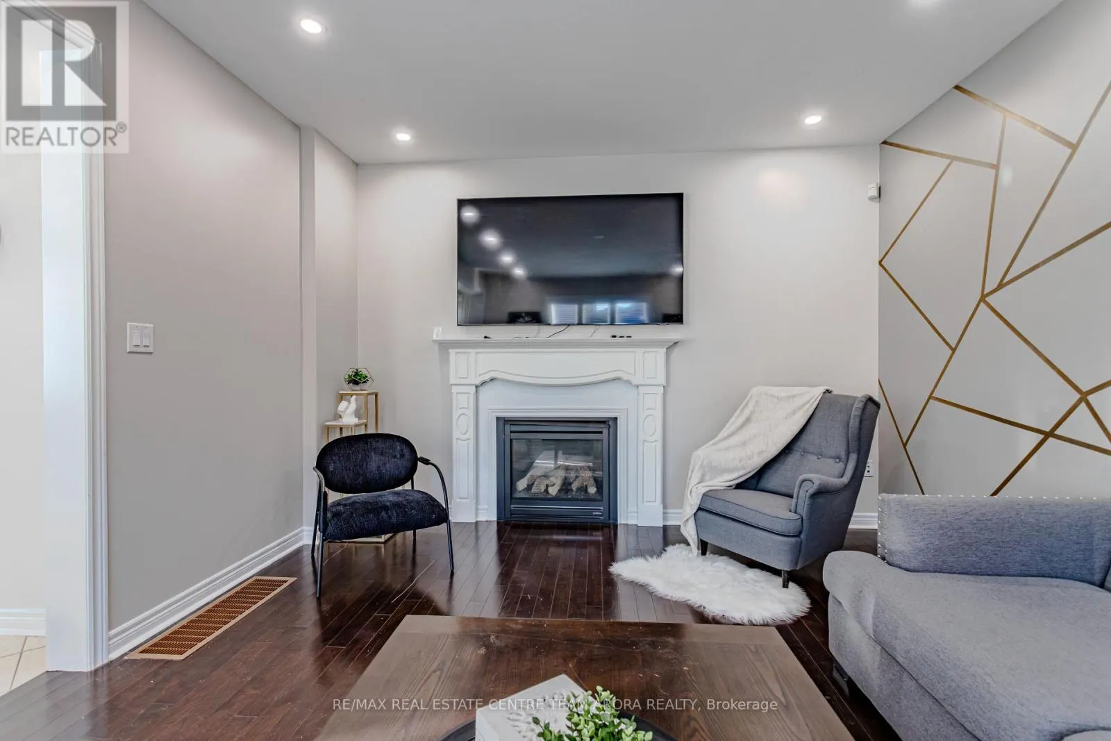 150 LLOYD SANDERSON DRIVE