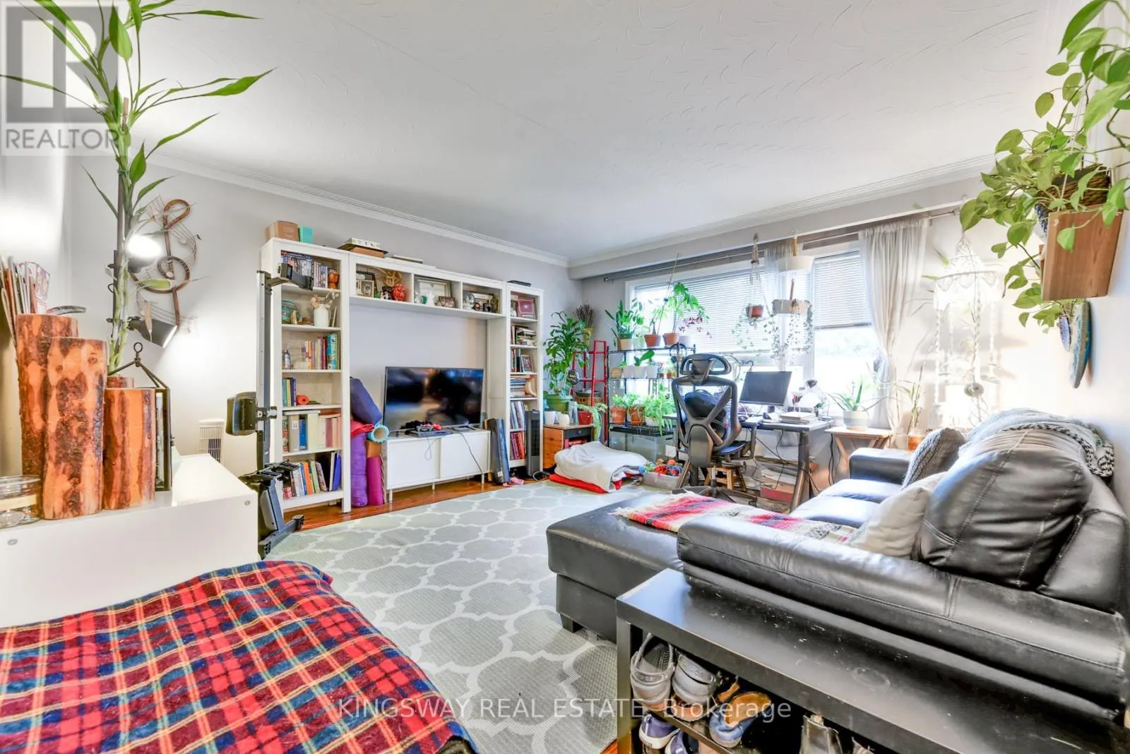 29 EVANS AVENUE
